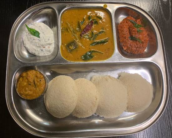 Idli with Vadacurry